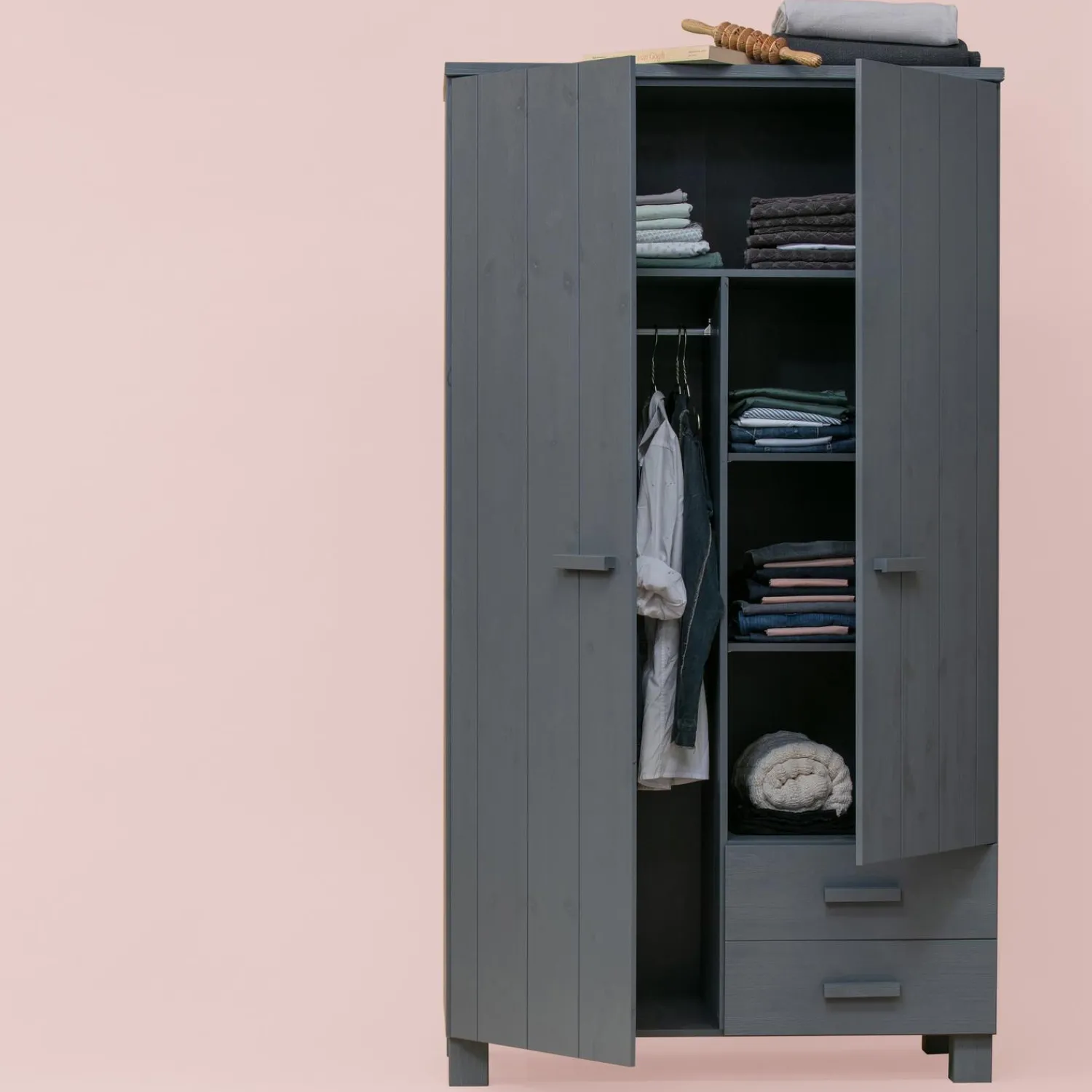 WOOOD Dennis kast met laden grenen steel grey Staalgrijs