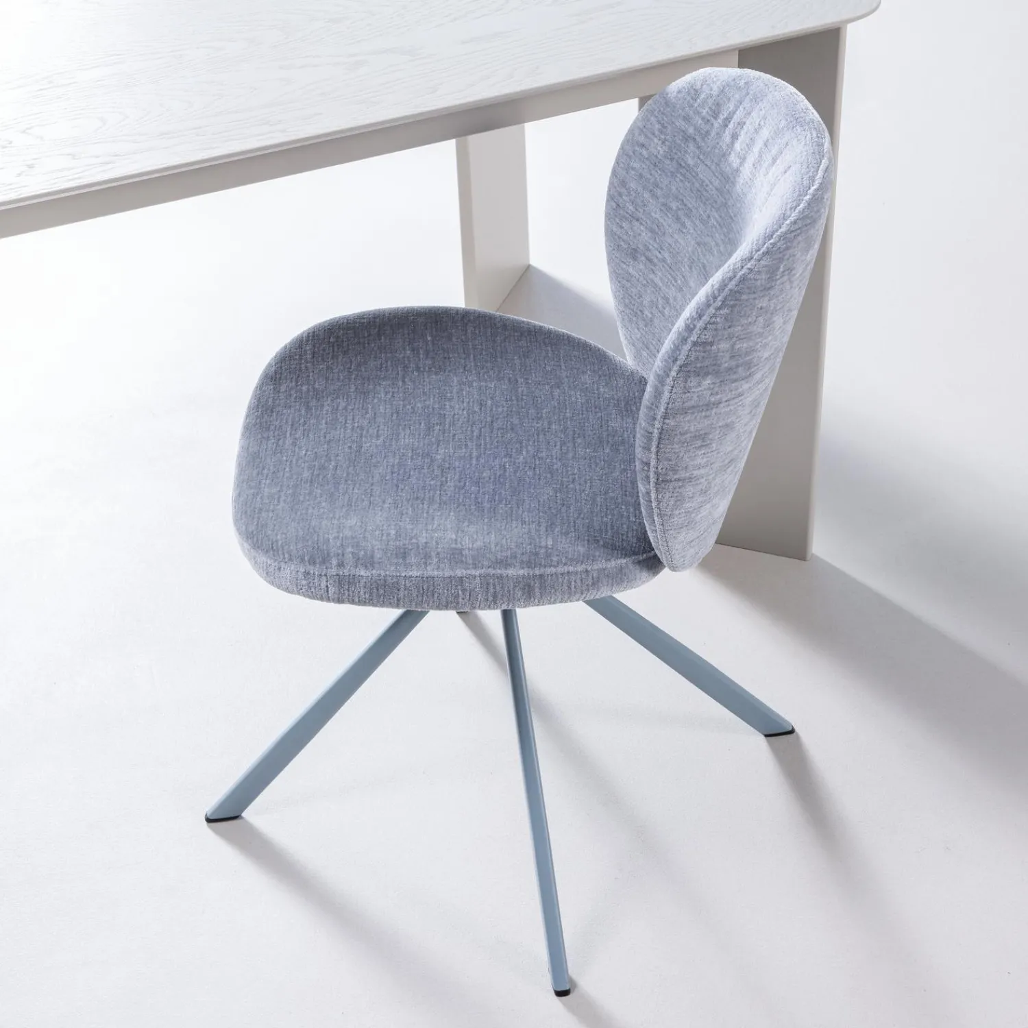 Sale WOOOD Femke eetkamerstoel chenille Blauw