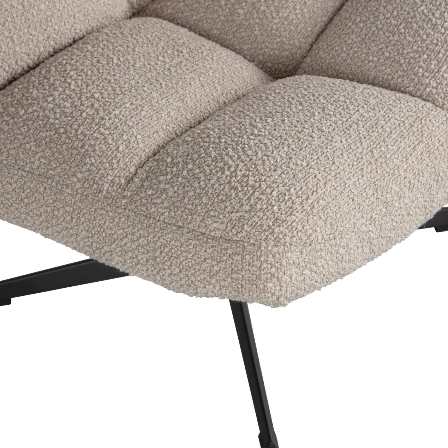 WOOOD Vinny draaifauteuil bouclé zand