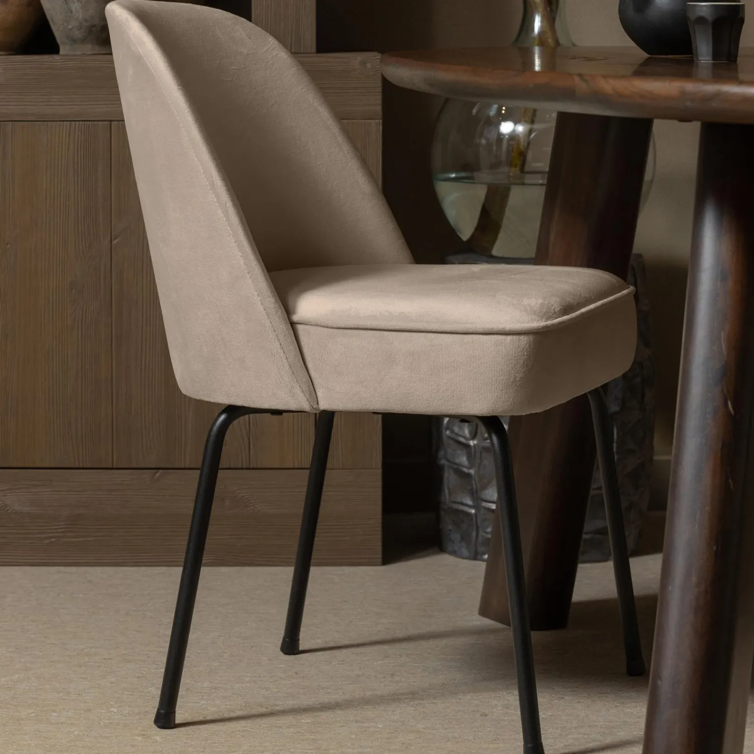 Online WOOOD Vogue eetkamerstoel velvet Khaki